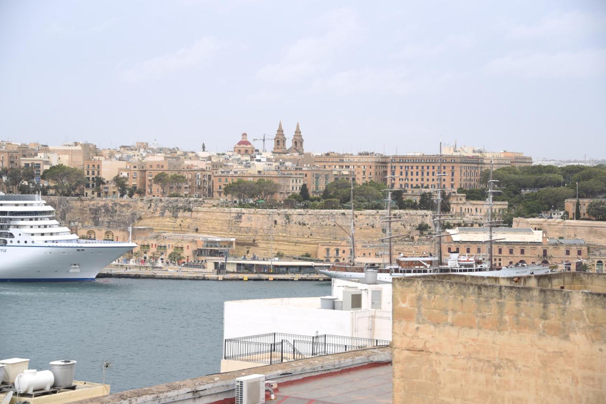 Senglea Medieval House Bagian luar foto