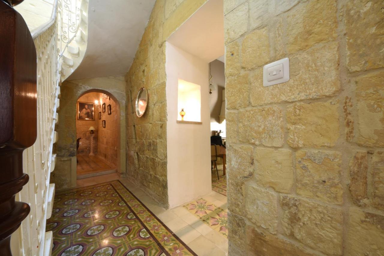 Senglea Medieval House Bagian luar foto