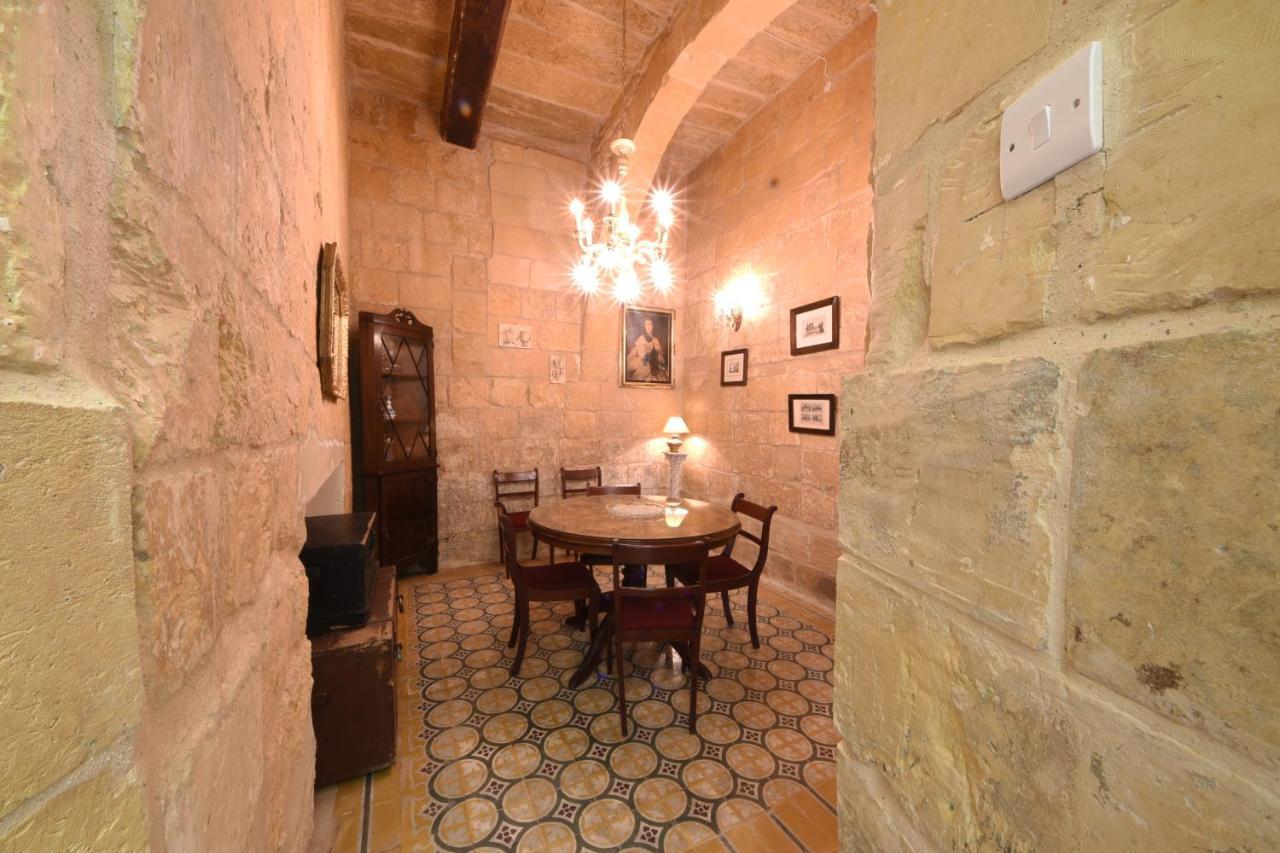 Senglea Medieval House Bagian luar foto