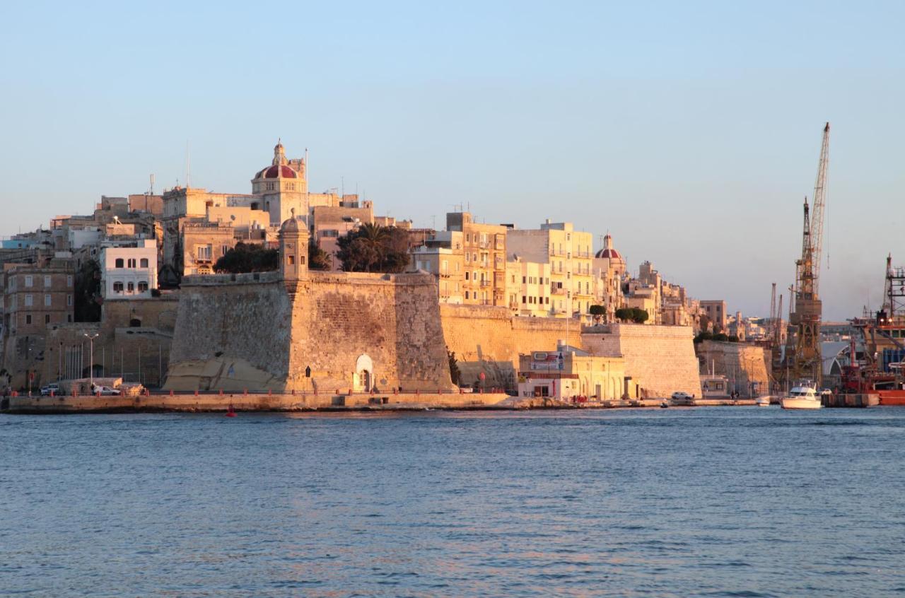 Senglea Medieval House Bagian luar foto